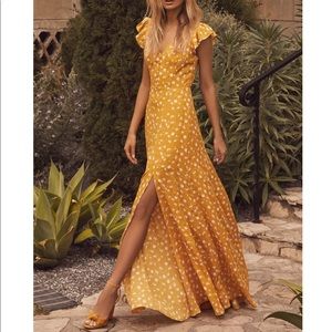 Lulu’s YELLOW FLORAL BACKLESS MAXI DRESS - SIZE XS